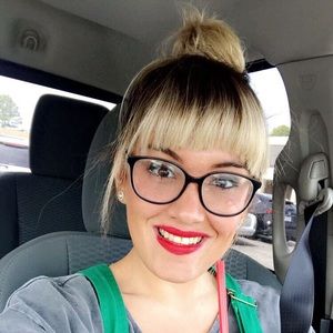 Meet your Posher, Kacee